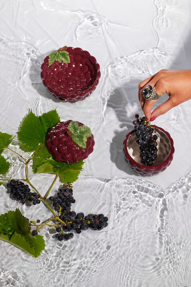 Petit pot décoratif style barbotine raisin