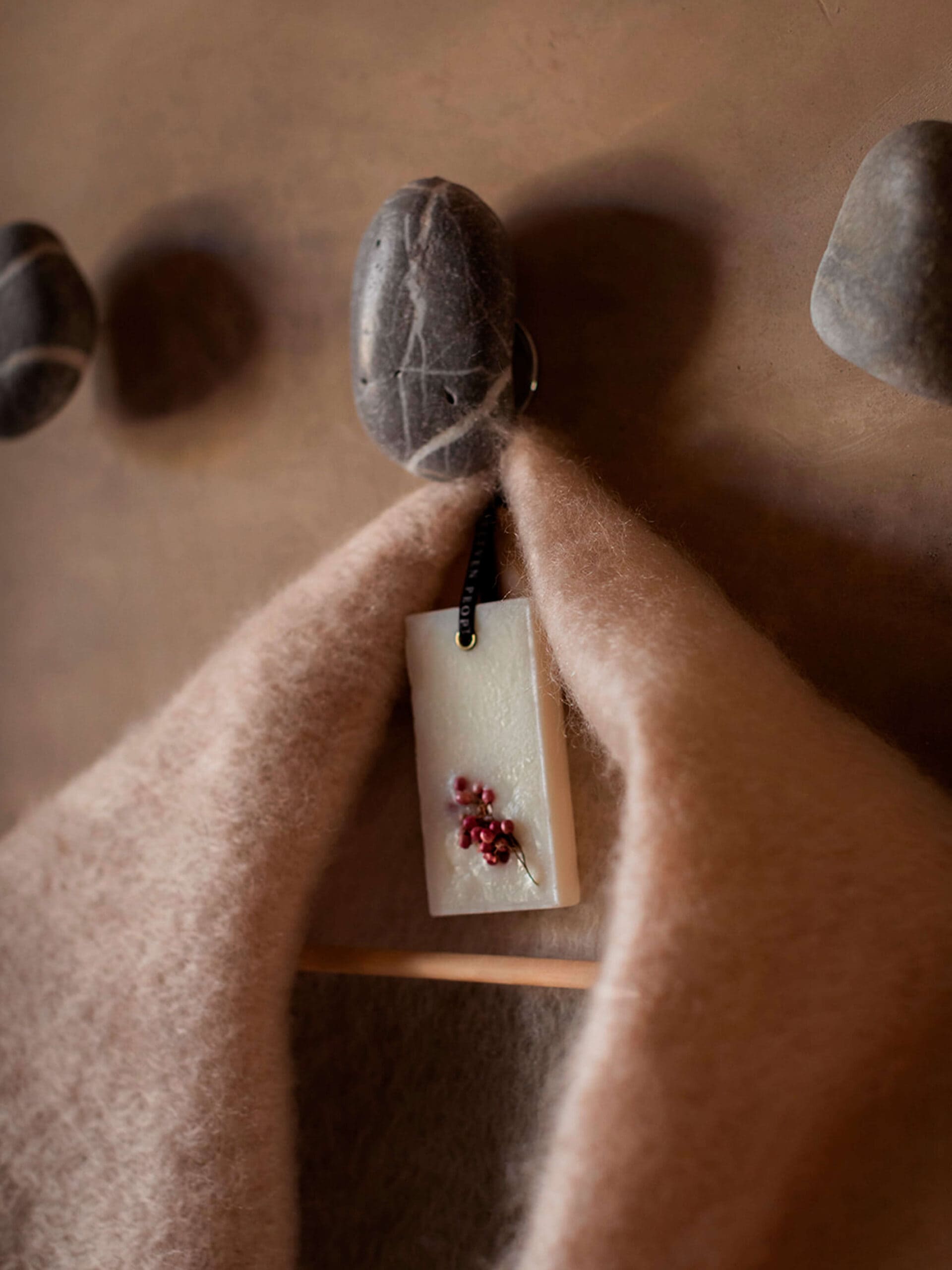 Barre parfumée pour placard Géranium Rose & Vétiver - Grand Format