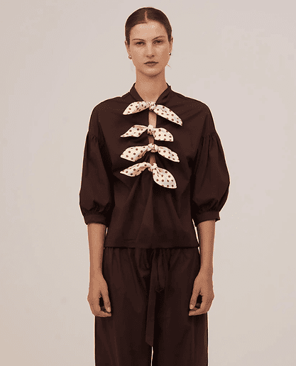 Blouse marron à pois rouges Carmen Says