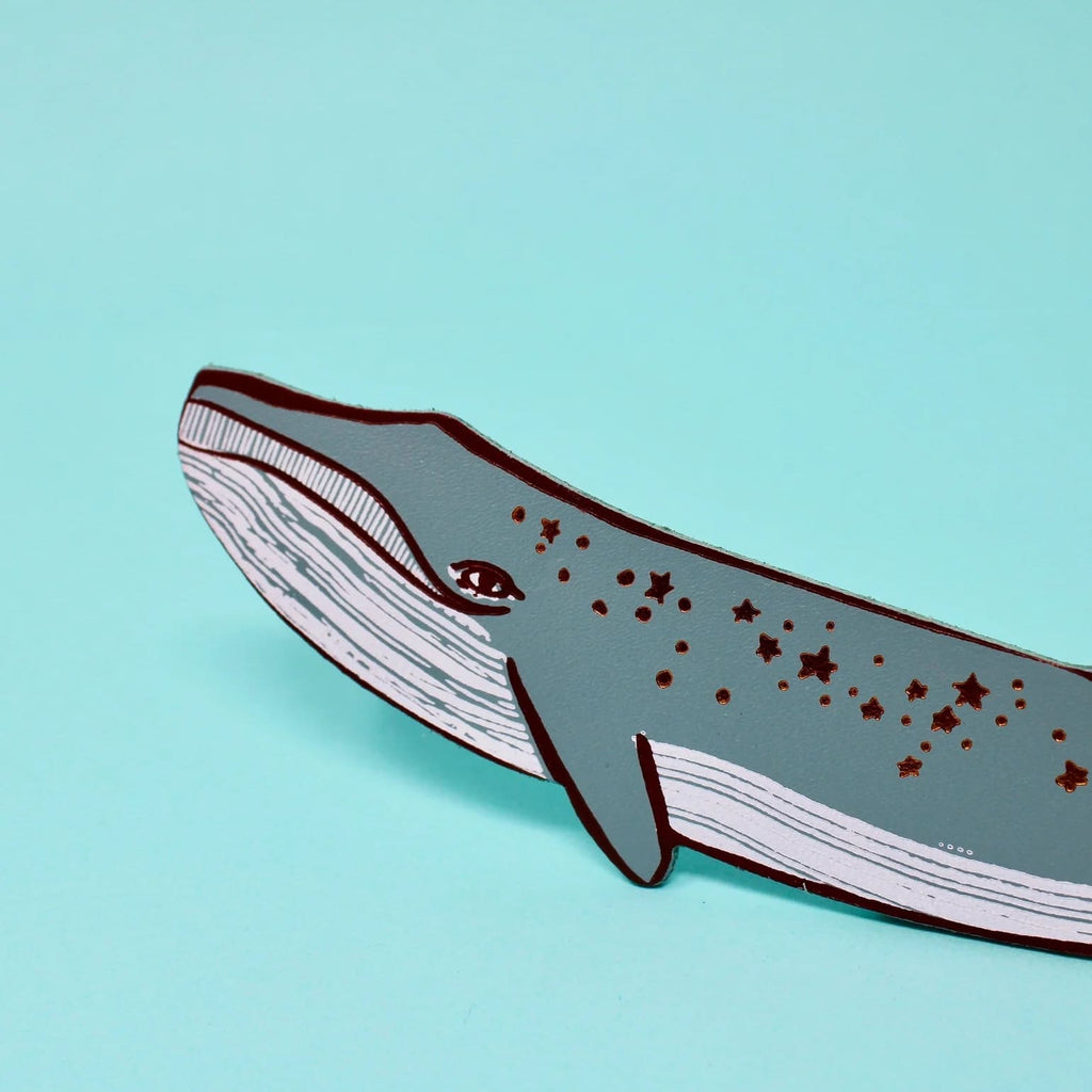 Marque-page baleine bleu-gris en cuir véritable