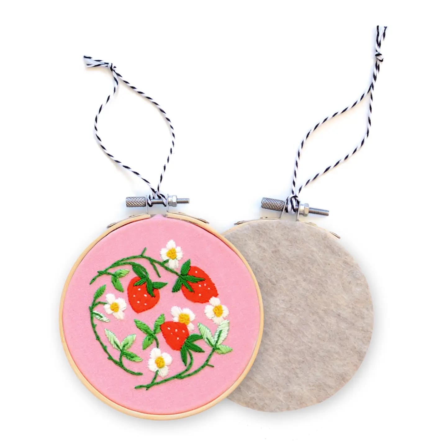 Kit DIY Décoration Brodée Fraises